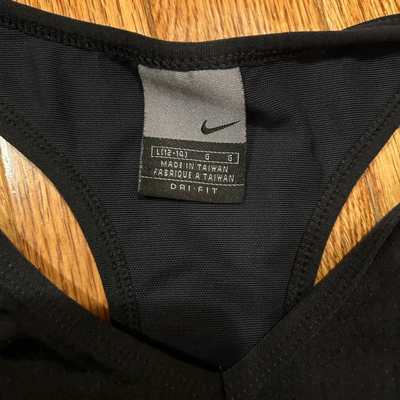 Kids Nike black tank sz L - Picture 3 of 3